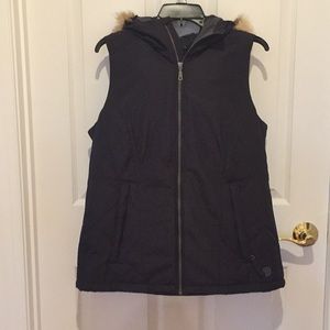 Black light quilted vest